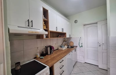 Alquiler de un espacioso apartamento de 2 habitaciones, 67 m², Nuevo Belgrado, Belgrado, Serbia